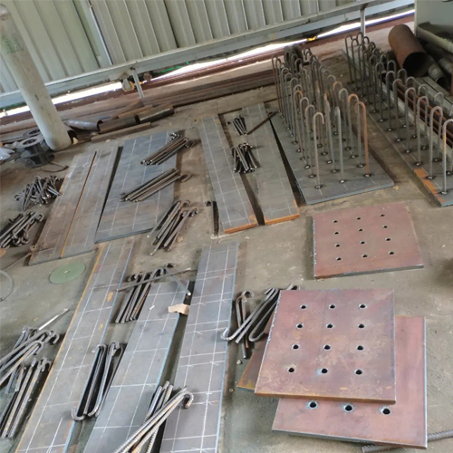 有哪些其他因素会影响鸡西预埋件位置的确定？